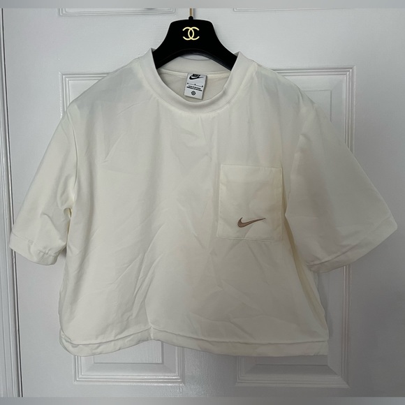 Nike Women's Sportswear Everyday Modern Woven Boxy crop Top white cream size M - Picture 9 of 10